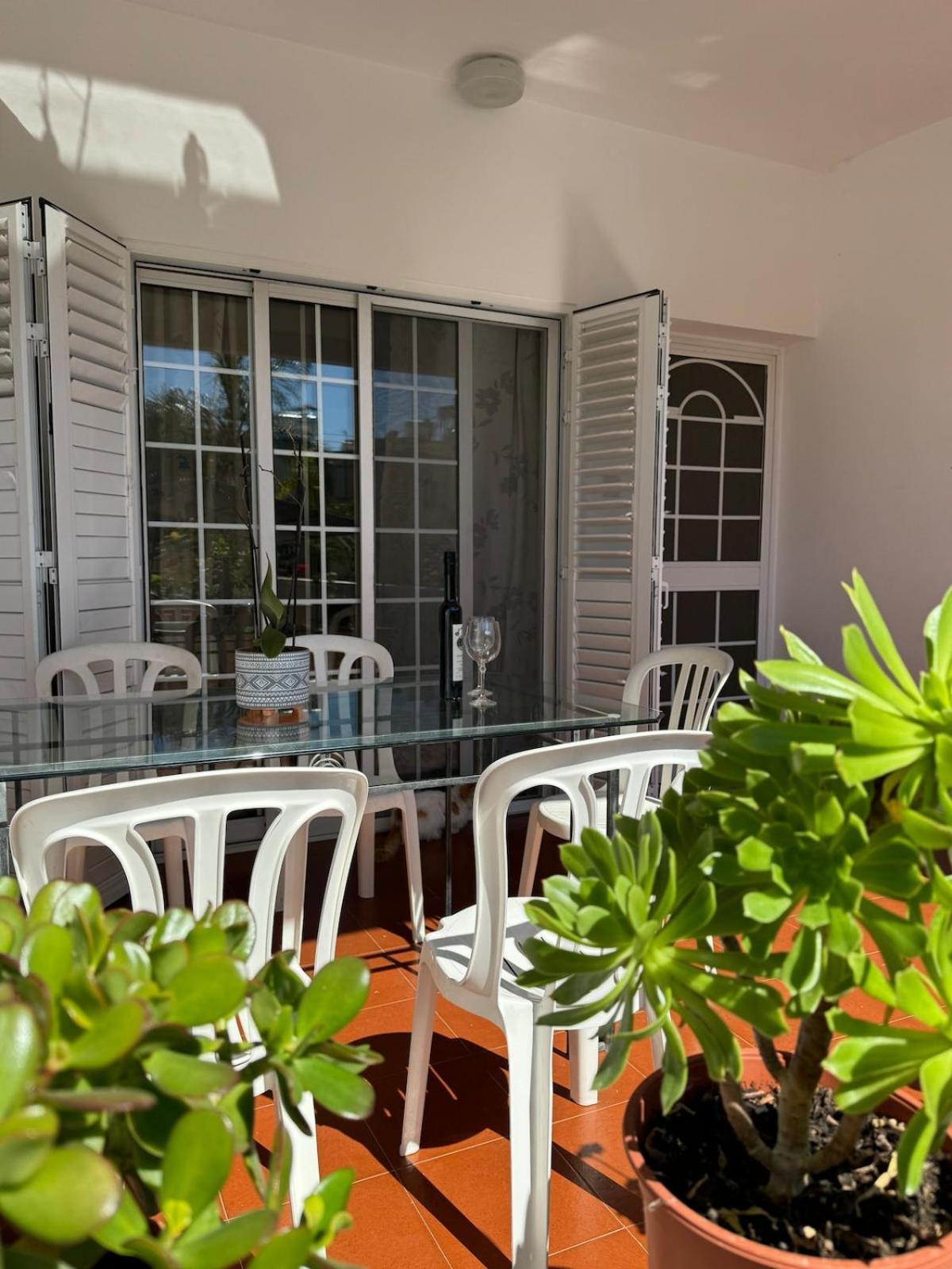 Seaside Serenity Villa Larnaka Exterior foto